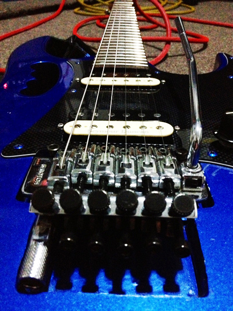 Seymour Duncan Floyd Rose Upgrades: Impact of Metal on a Floyd Rose ...