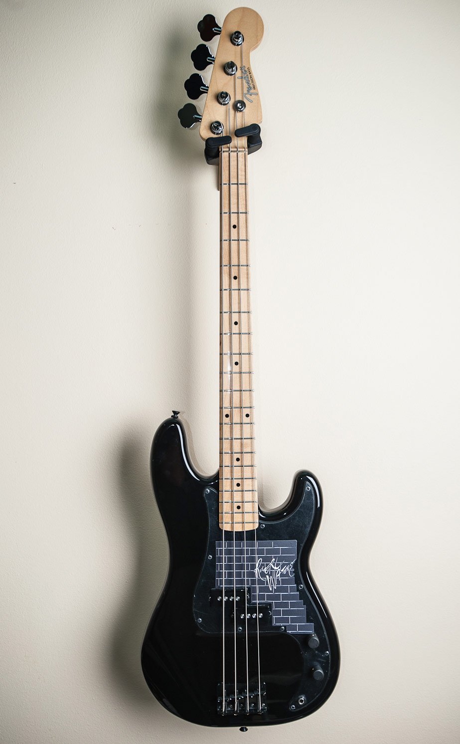 Roger waters clearance jazz bass