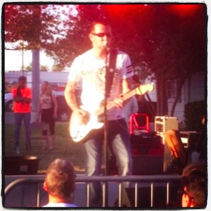 Gary Hoey throwing down some blues!