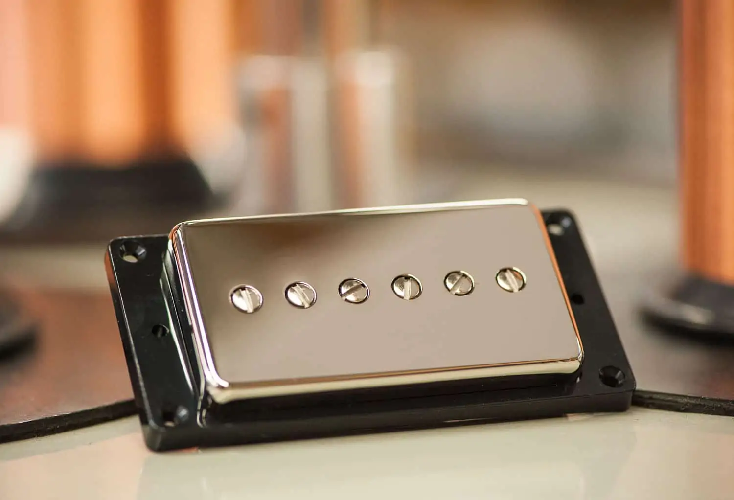 Humbucker-Sized-P90-Pickups-11302-15-GC-lifestyle.webp