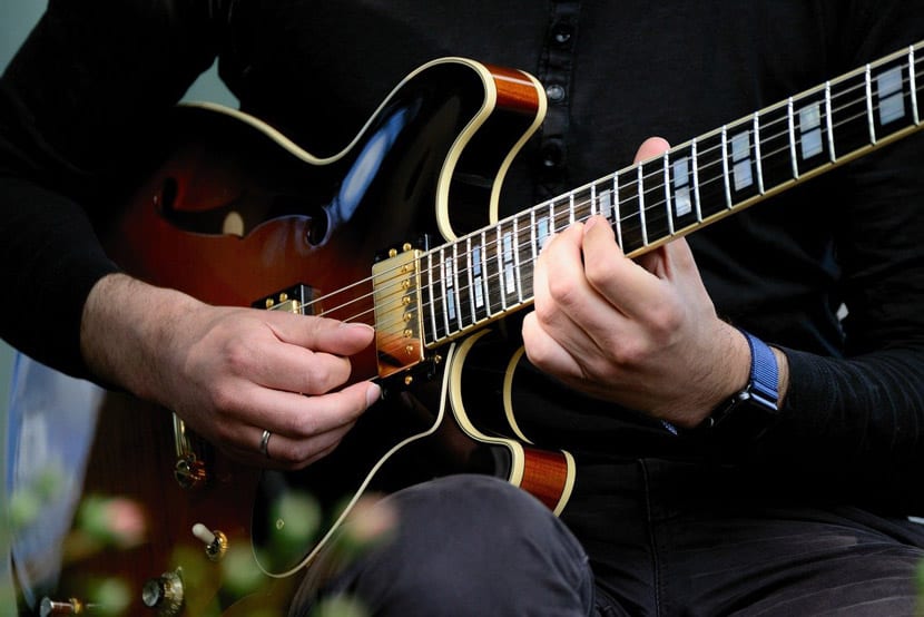 how to choose guitar strings